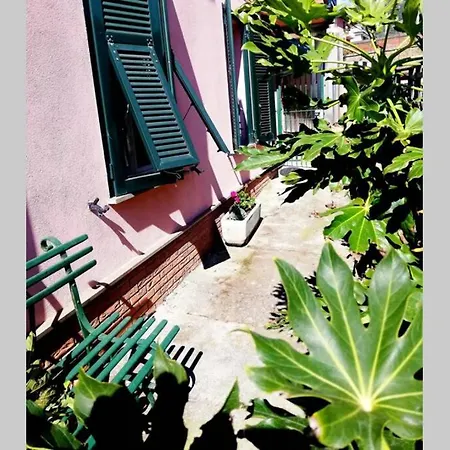 La Casa Di Irene : Un Giardino Sul Mare Apartment *