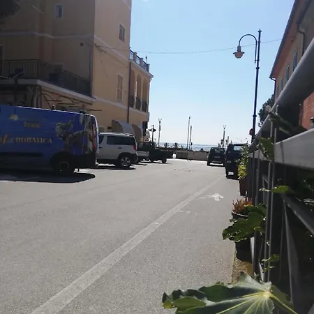 Apartamento La Casa Di Irene : Un Giardino Sul Mare Monterosso al Mare